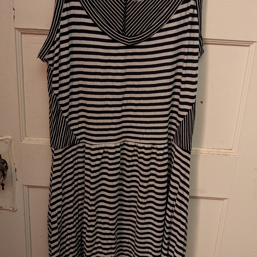 a.n.a Black and White Sleeveless Sundress
